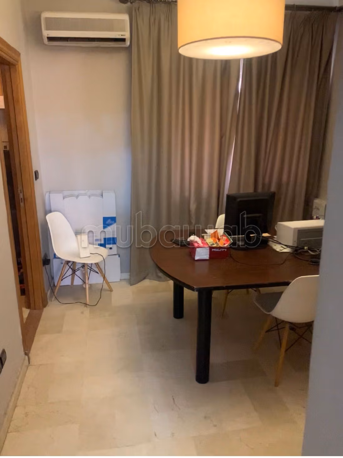 Apartment for sale in Guéliz. 2 rooms. Caretaker service and air conditioning.