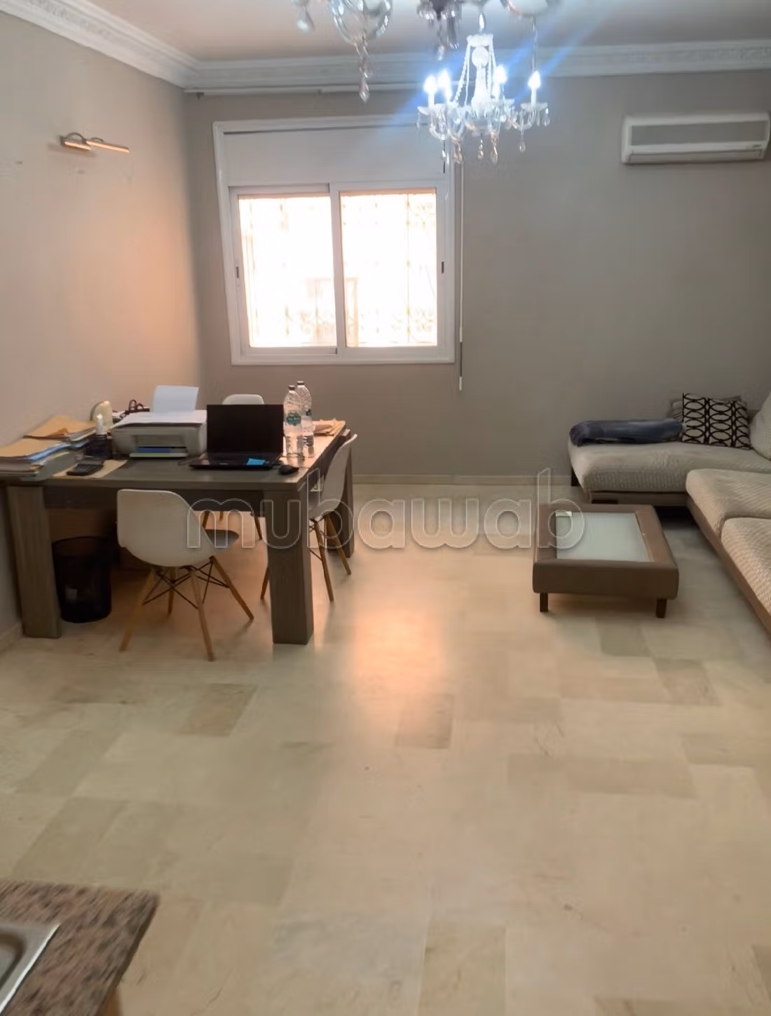 Apartment for sale in Guéliz. 2 rooms. Caretaker service and air conditioning.