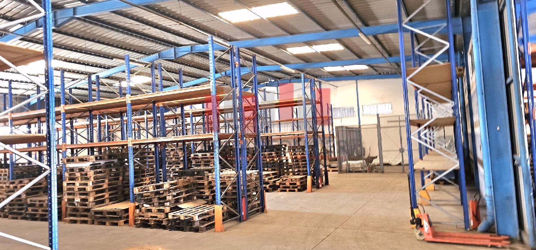 Offices & shops to rent in Sidi Maarouf. Surface area 2200 m². 