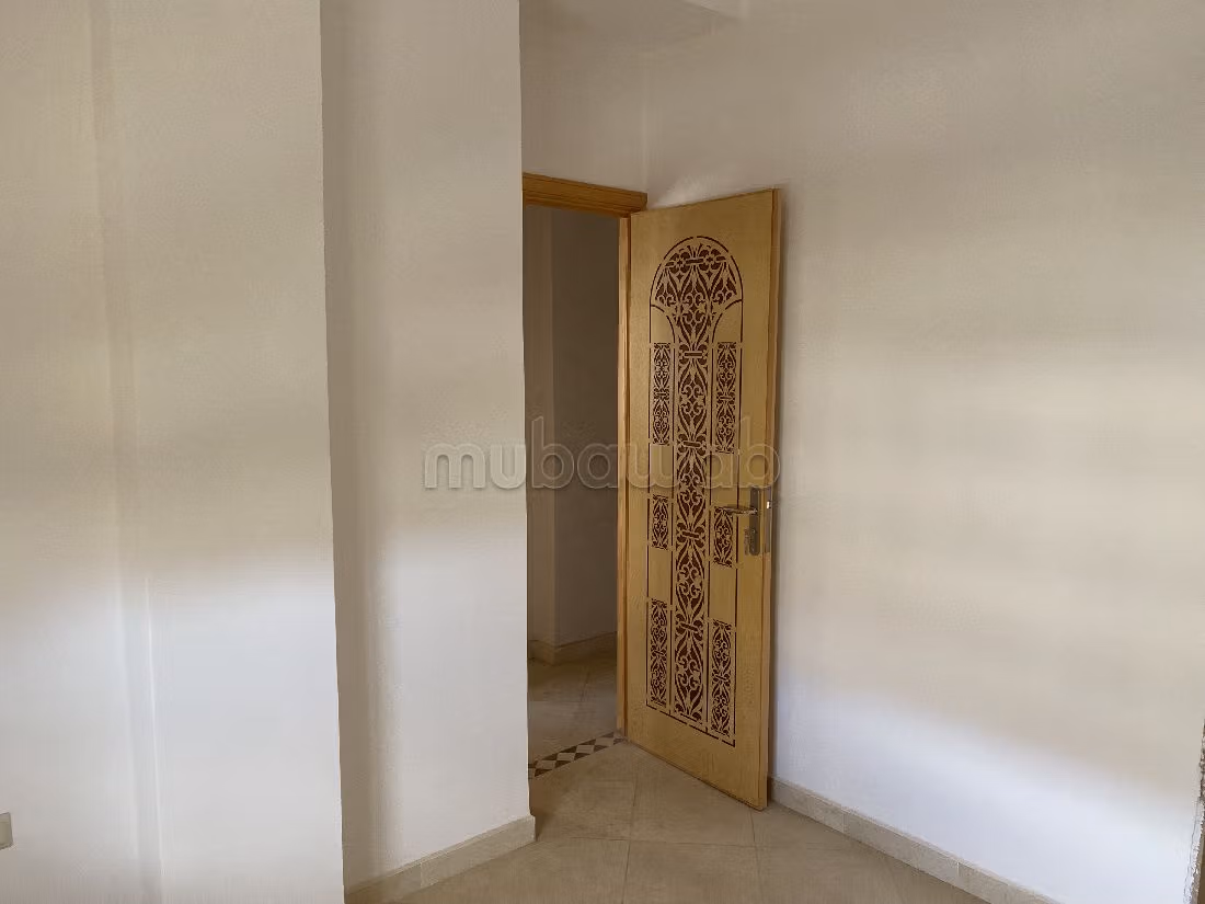 Splendido appartamento da acquistare a Hay zitoune. 3 ampi locali. Terrazzo e garage. 