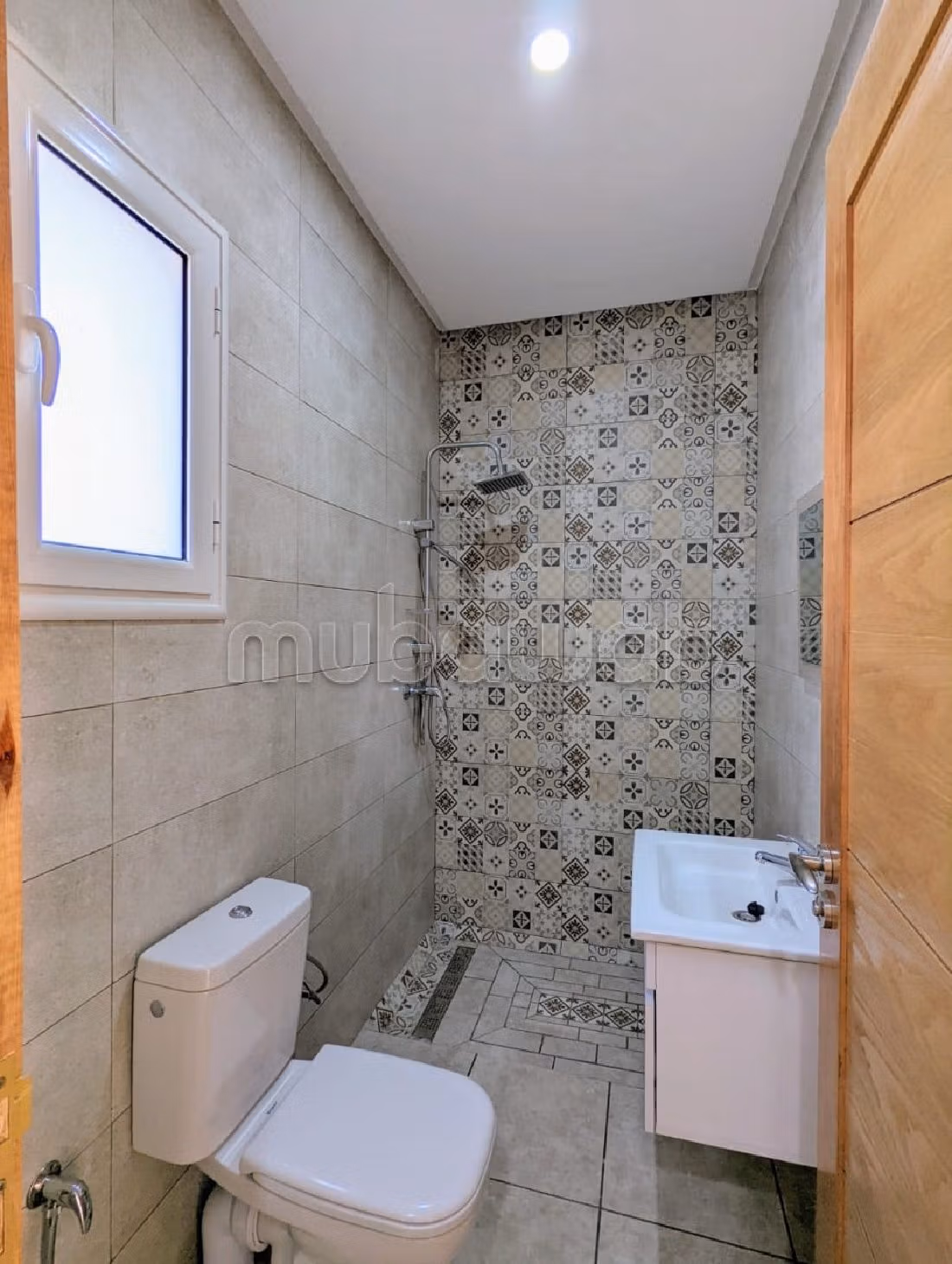 فيلا فخمة للبيع ب جربة. 3 غرف ممتازة. إقامة بالمسبح. 