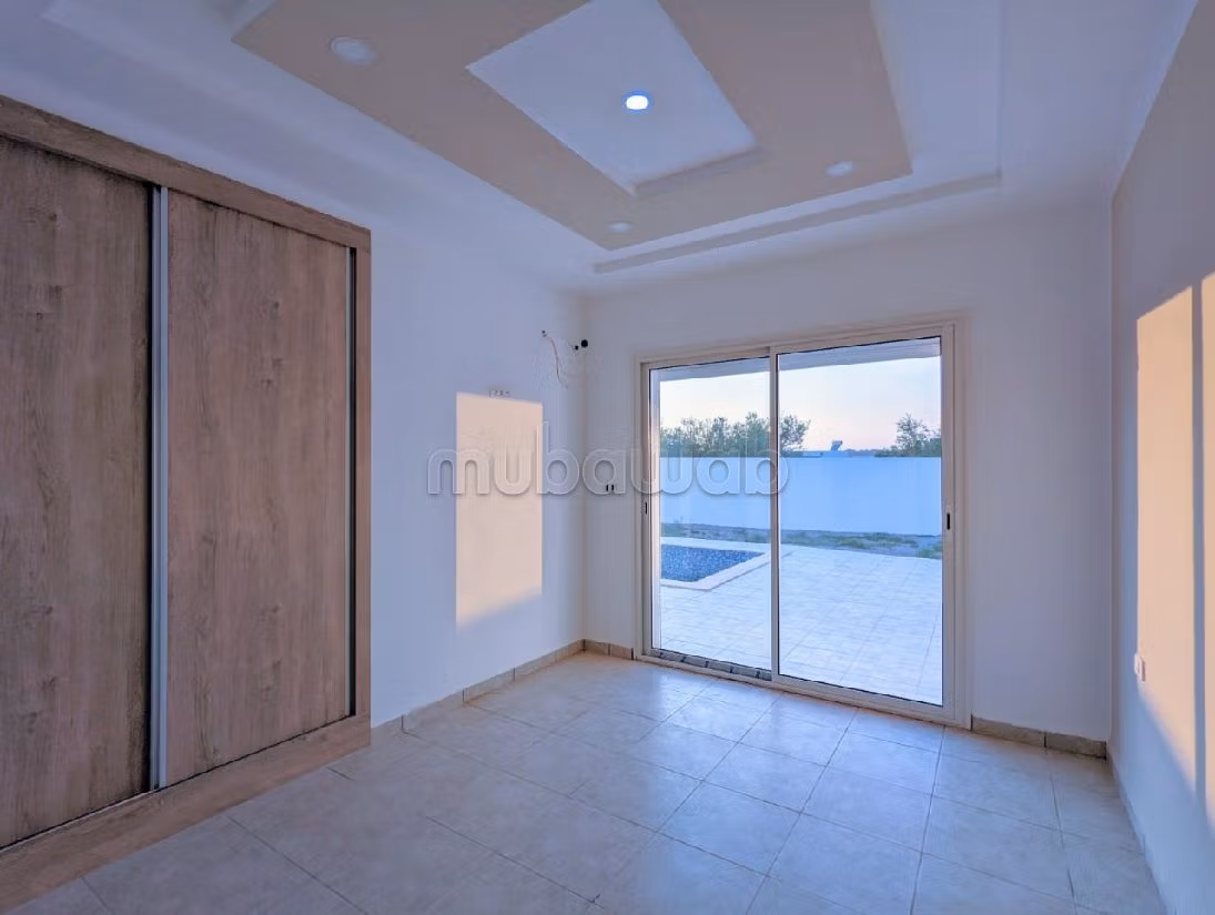 فيلا فخمة للبيع ب جربة. 3 غرف ممتازة. إقامة بالمسبح. 