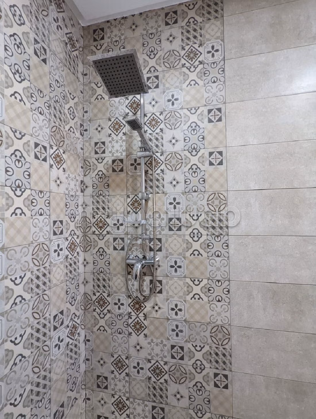 فيلا فخمة للبيع ب جربة. 3 غرف ممتازة. إقامة بالمسبح. 