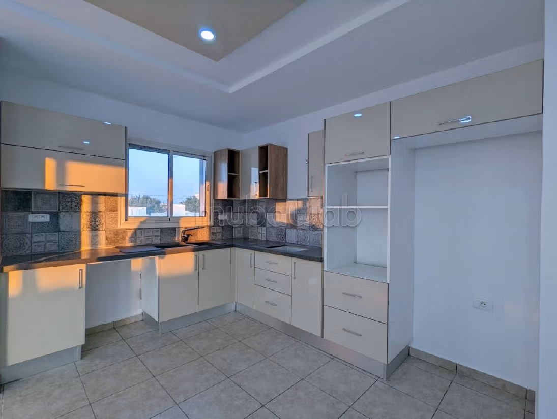 فيلا فخمة للبيع ب جربة. 3 غرف ممتازة. إقامة بالمسبح. 