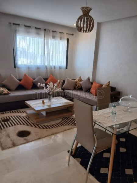 Vendita appartamento a Wifak. 3 ampi locali. Impianto di aria condizionata e servizio di conciergerie