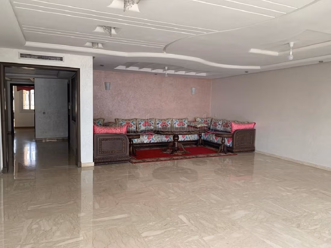 Apartment for sale in Racine. 3 beautiful rooms.