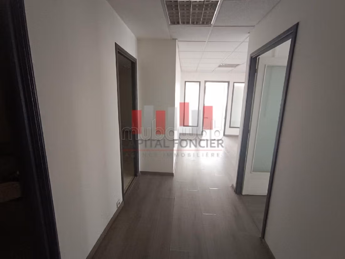 Offices for rent in Sidi Maarouf. Surface area 151 m². 