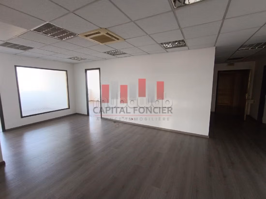 Offices for rent in Sidi Maarouf. Surface area 151 m². 