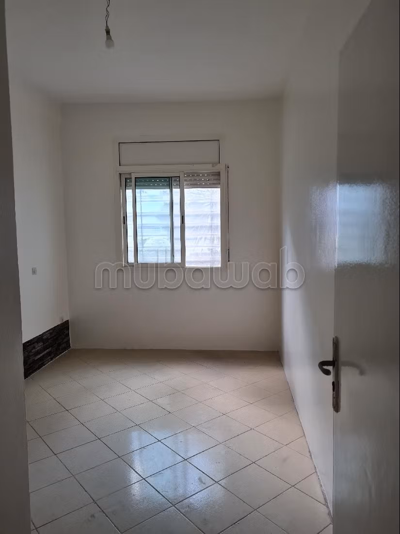 Superbe appartement à vendre à Hay Chmaou. 2 chambres. Salon traditionnel marocain, résidence sécurisée