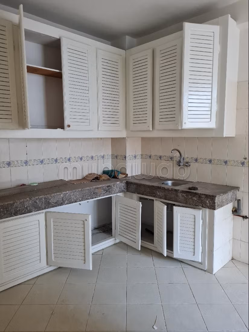 Superbe appartement à vendre à Hay Chmaou. 2 chambres. Salon traditionnel marocain, résidence sécurisée