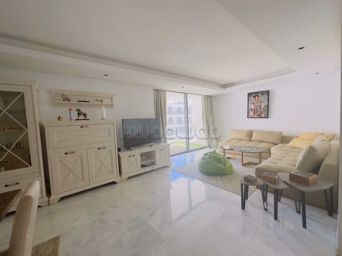 Bonito piso en venta en Casablanca Finance City. Pequeña superficie 130 m². Armarios. 