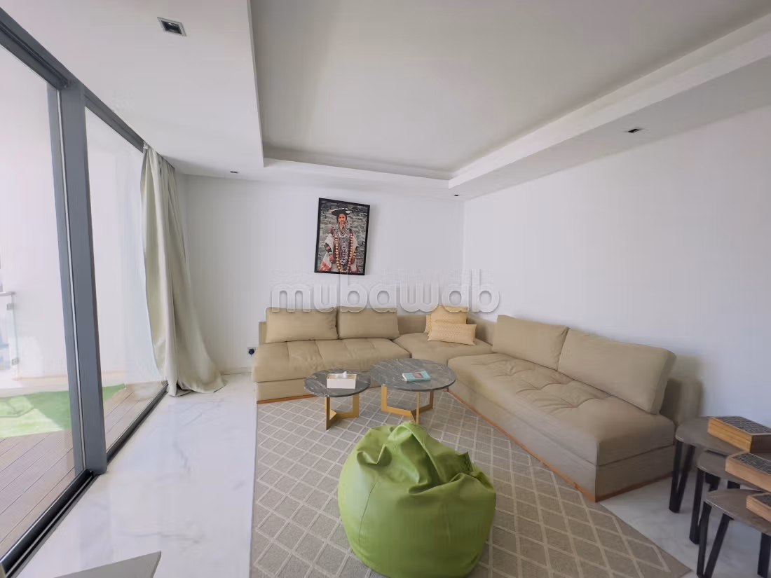 Bonito piso en venta en Casablanca Finance City. Pequeña superficie 130 m². Armarios. 