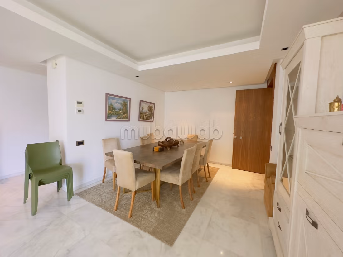 Bonito piso en venta en Casablanca Finance City. Pequeña superficie 130 m². Armarios. 