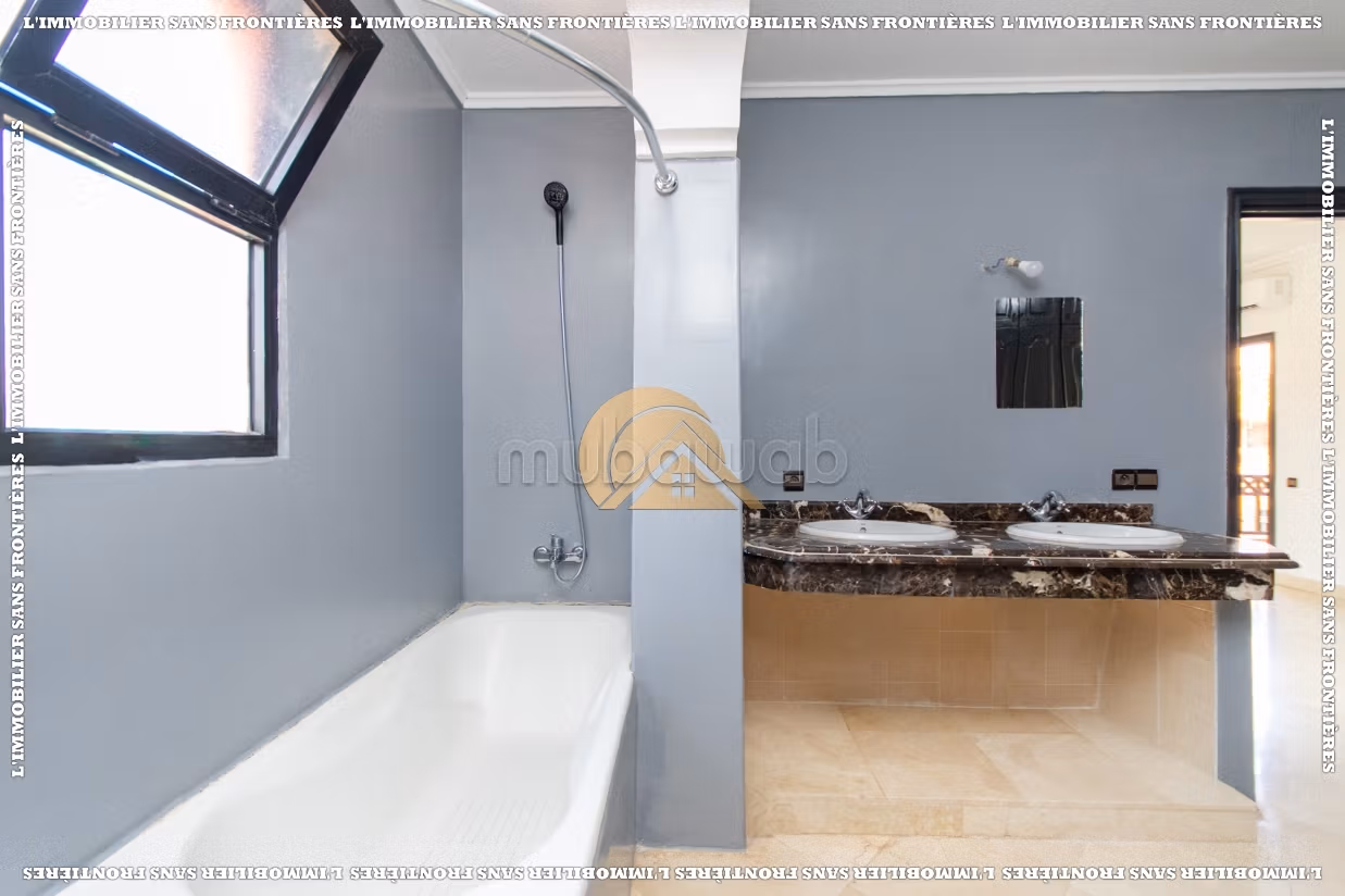 Villa vide à vendre de 350m², avec piscine privée, Targa