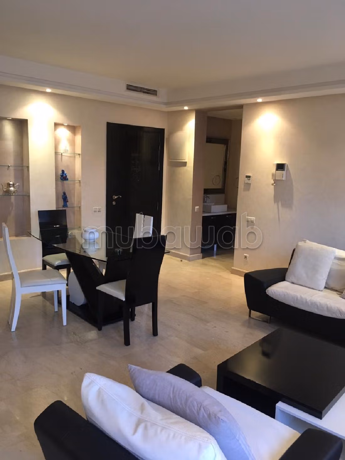 Appartement à l'achat à Hivernage. Superficie 103 m². Meublé