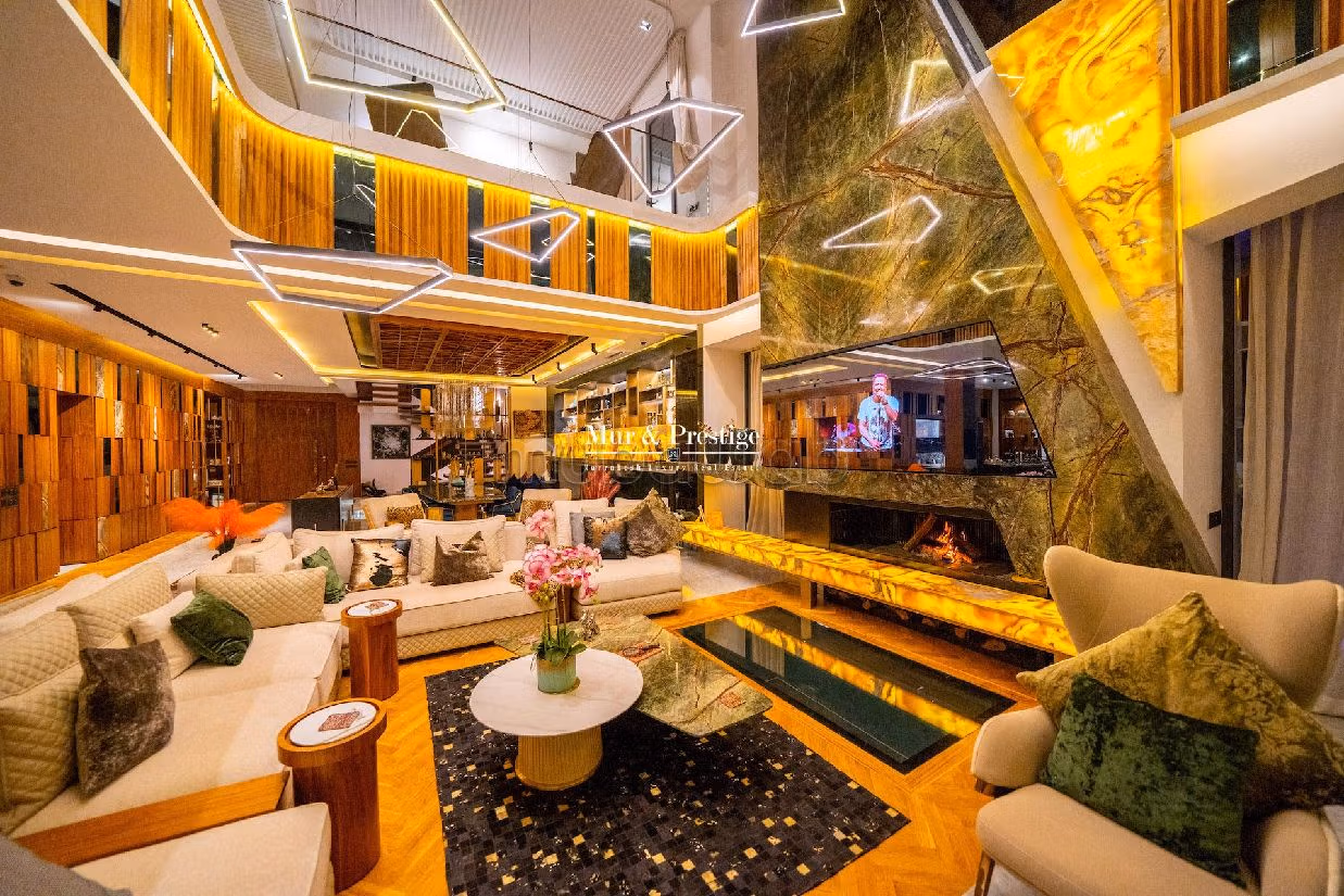 Magnífica villa en venta en Amelkis. 5 habitaciones grandes. Espacios verdes, Balcón