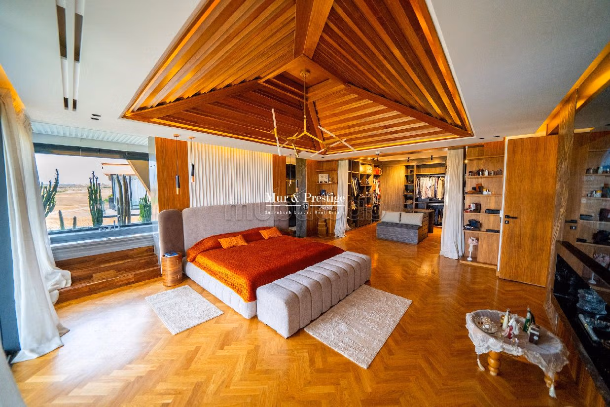 Magnífica villa en venta en Amelkis. 5 habitaciones grandes. Espacios verdes, Balcón