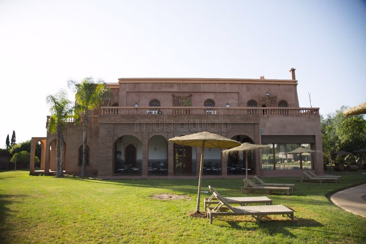 Complexe Hôtelier à Vendre à Oulad Chaouf
