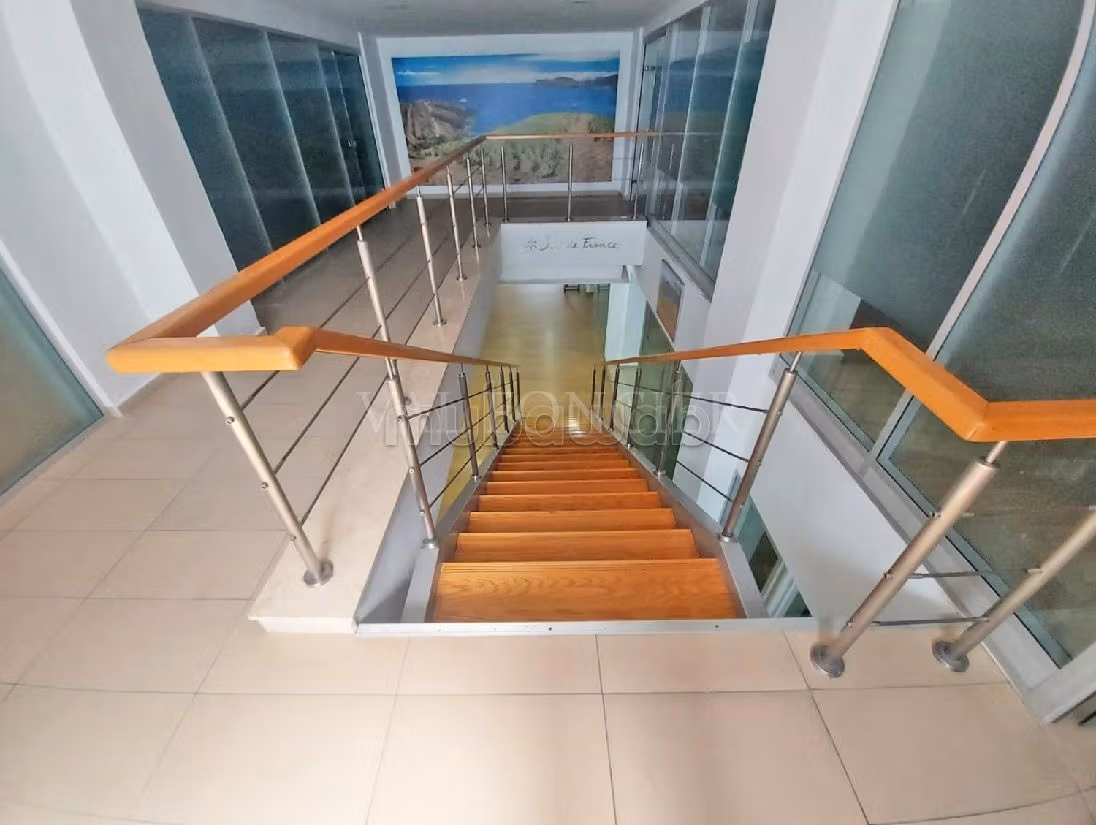 Offices & shops to rent in Palmier. Surface area 625 m²