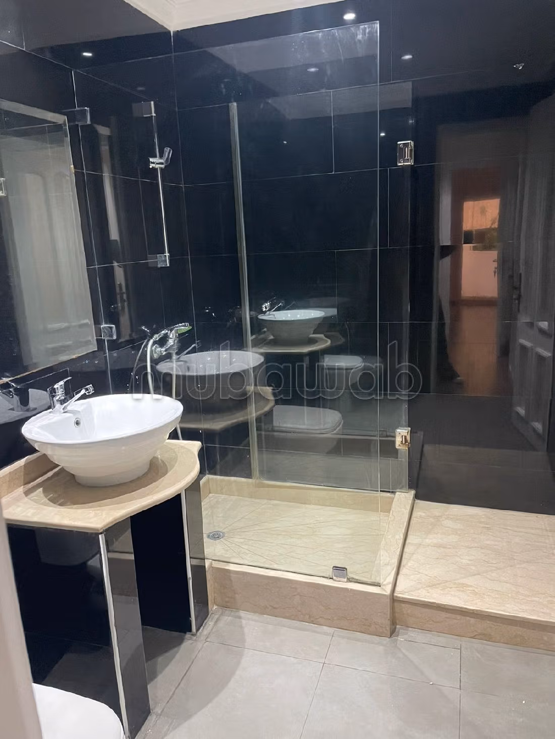 Offices for rent in Racine. Large area 86 m².