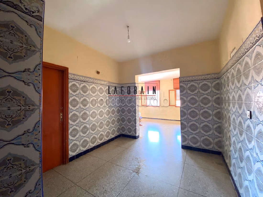 Charmant appartement à restaurer quartier al badii