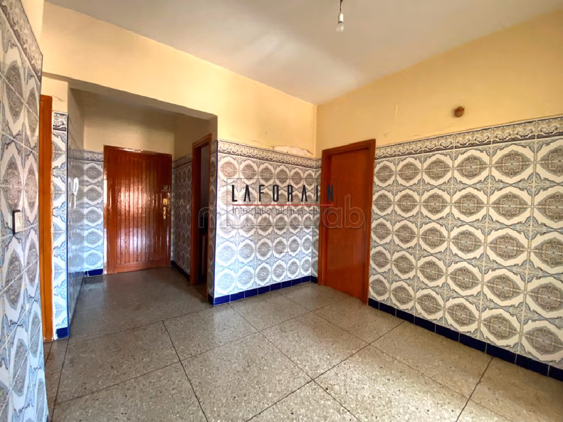 Charmant appartement à restaurer quartier al badii