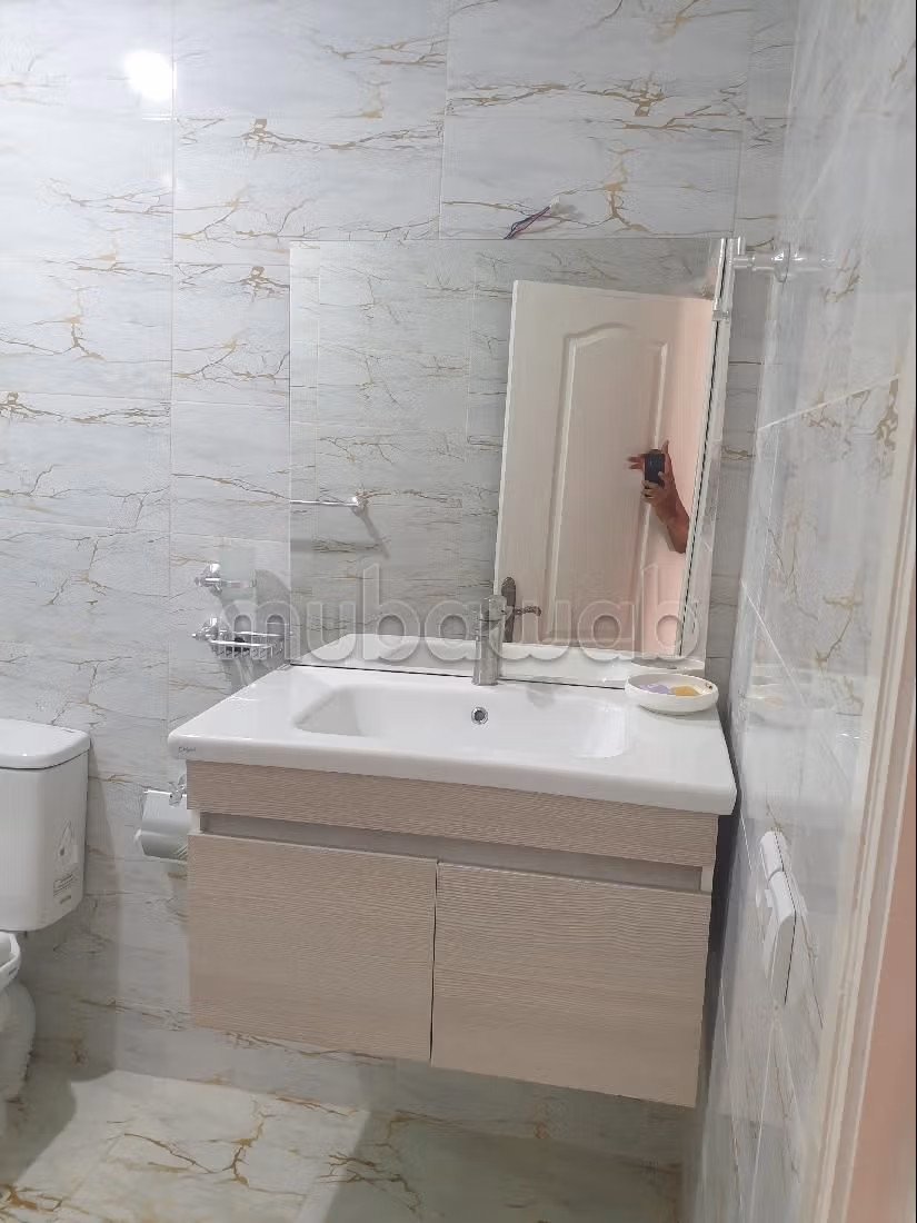 Affitto di un bellissimo appartamento a Beausite. 2 camere. Arredato