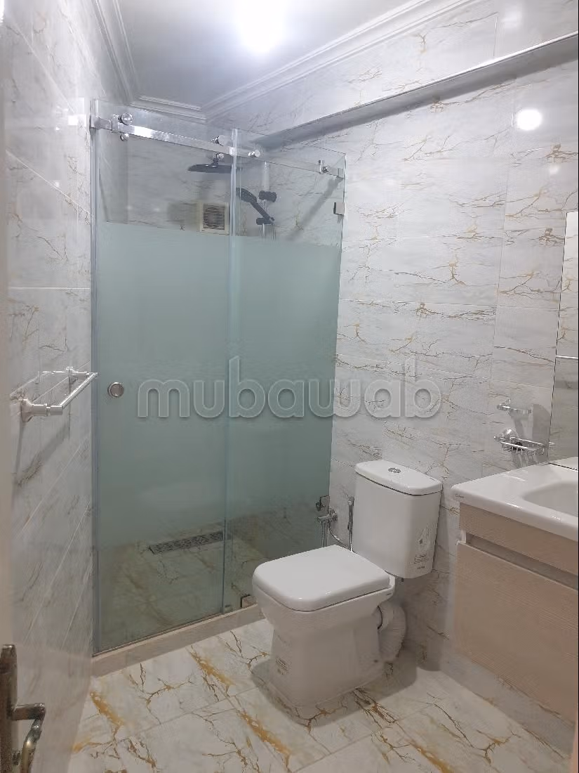 Affitto di un bellissimo appartamento a Beausite. 2 camere. Arredato