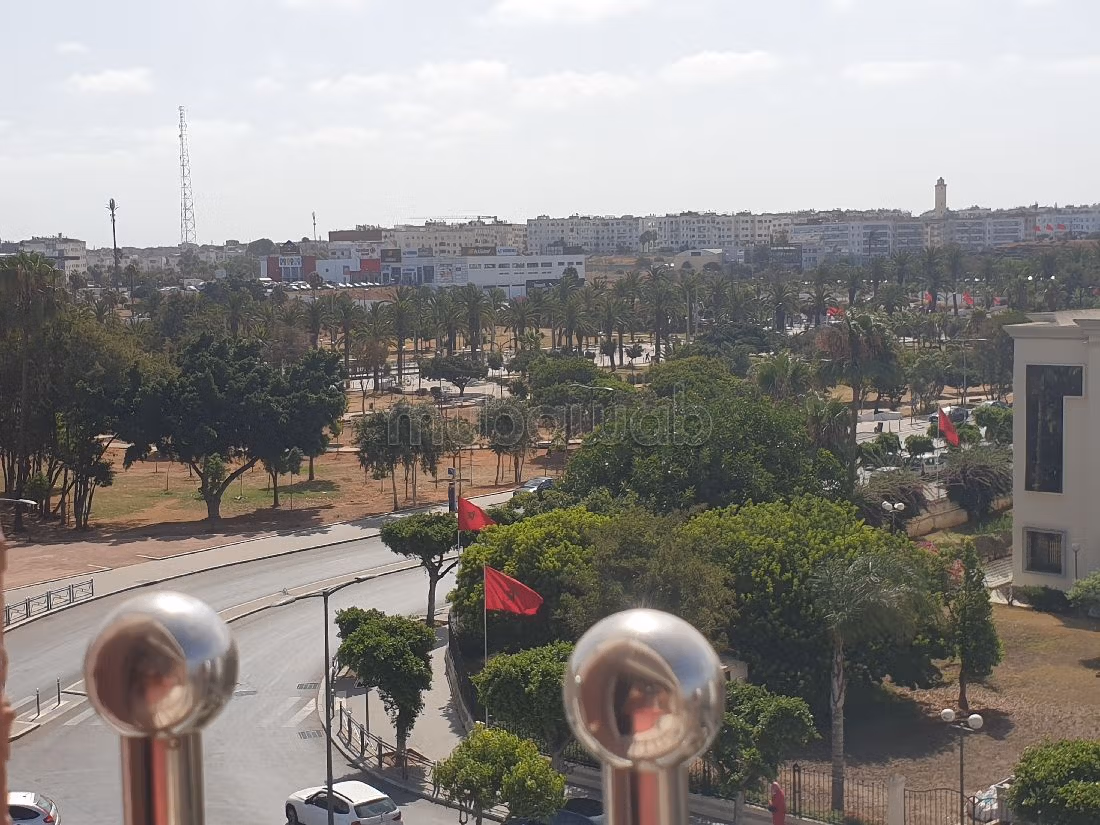 Affitto di un bellissimo appartamento a Beausite. 2 camere. Arredato