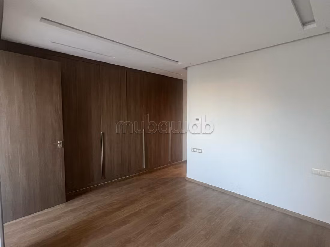 Splendido appartamento in affitto a Oasis. Superficie di 120 m². 