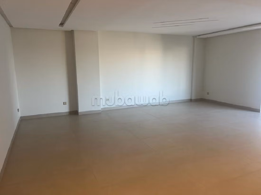 Splendido appartamento in affitto a Oasis. Superficie di 120 m². 