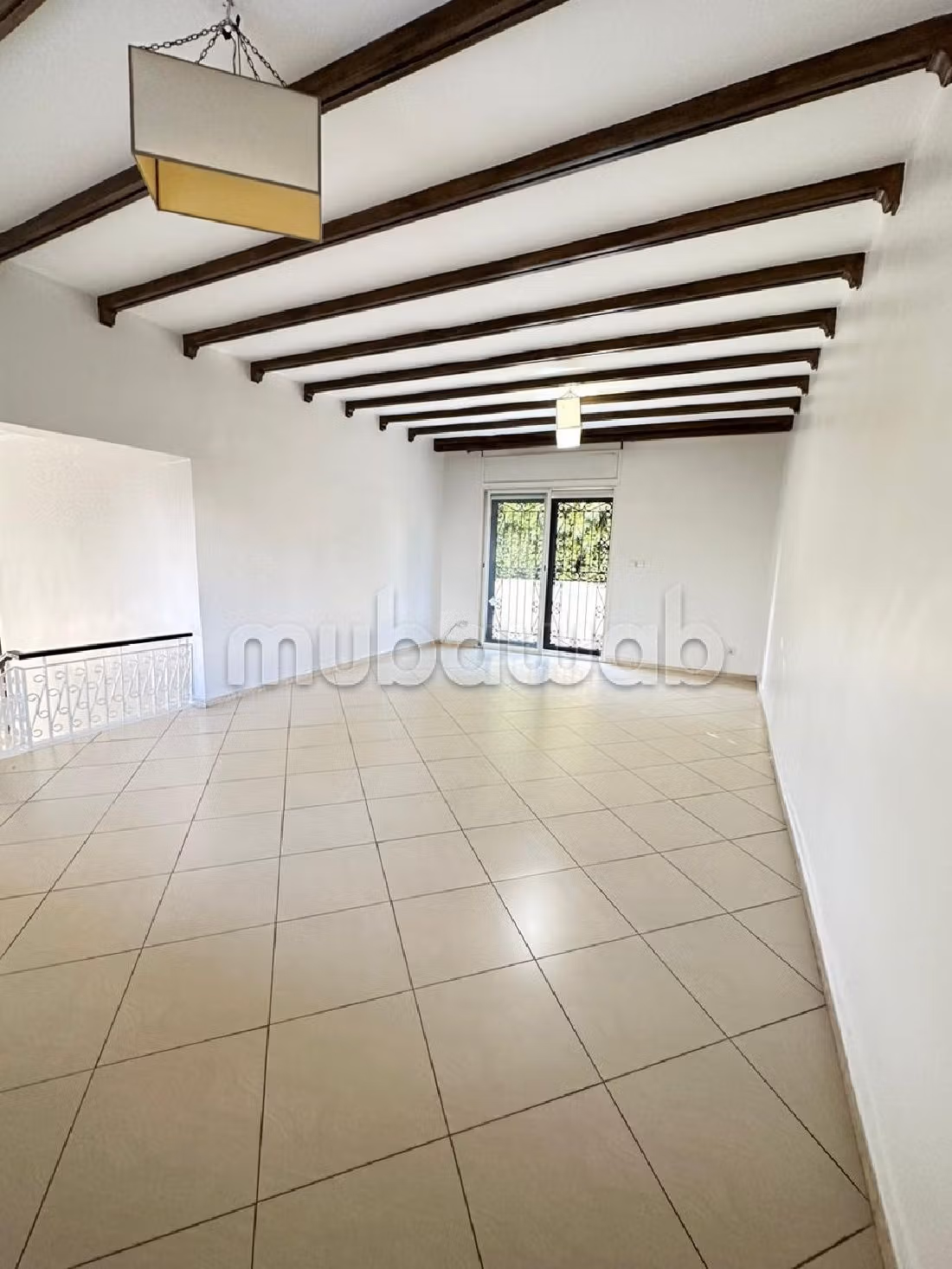 Maestosa villa in affitto a CIL (Hay Salam). Superficie 500 m². Porta blindata e servizio di videosorveglianza. 