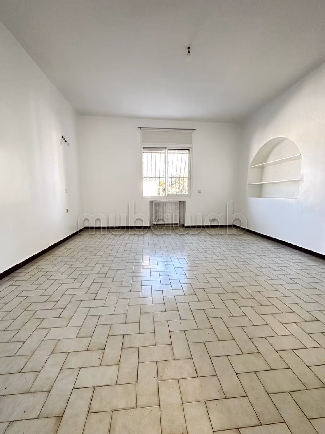 Maestosa villa in affitto a CIL (Hay Salam). Superficie 500 m². Porta blindata e servizio di videosorveglianza. 