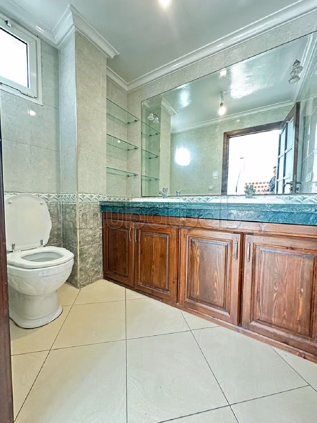 Maestosa villa in affitto a CIL (Hay Salam). Superficie 500 m². Porta blindata e servizio di videosorveglianza. 