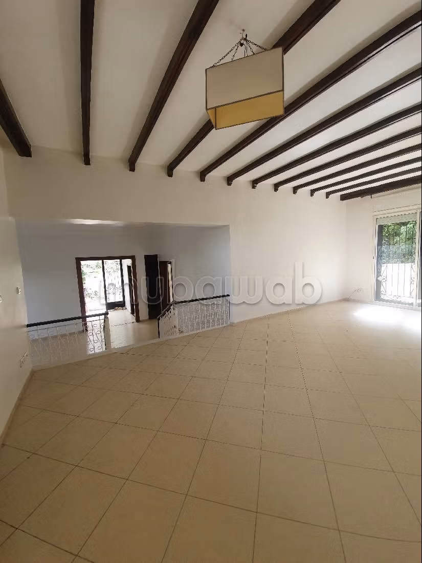 Maestosa villa in affitto a CIL (Hay Salam). Superficie 500 m². Porta blindata e servizio di videosorveglianza. 