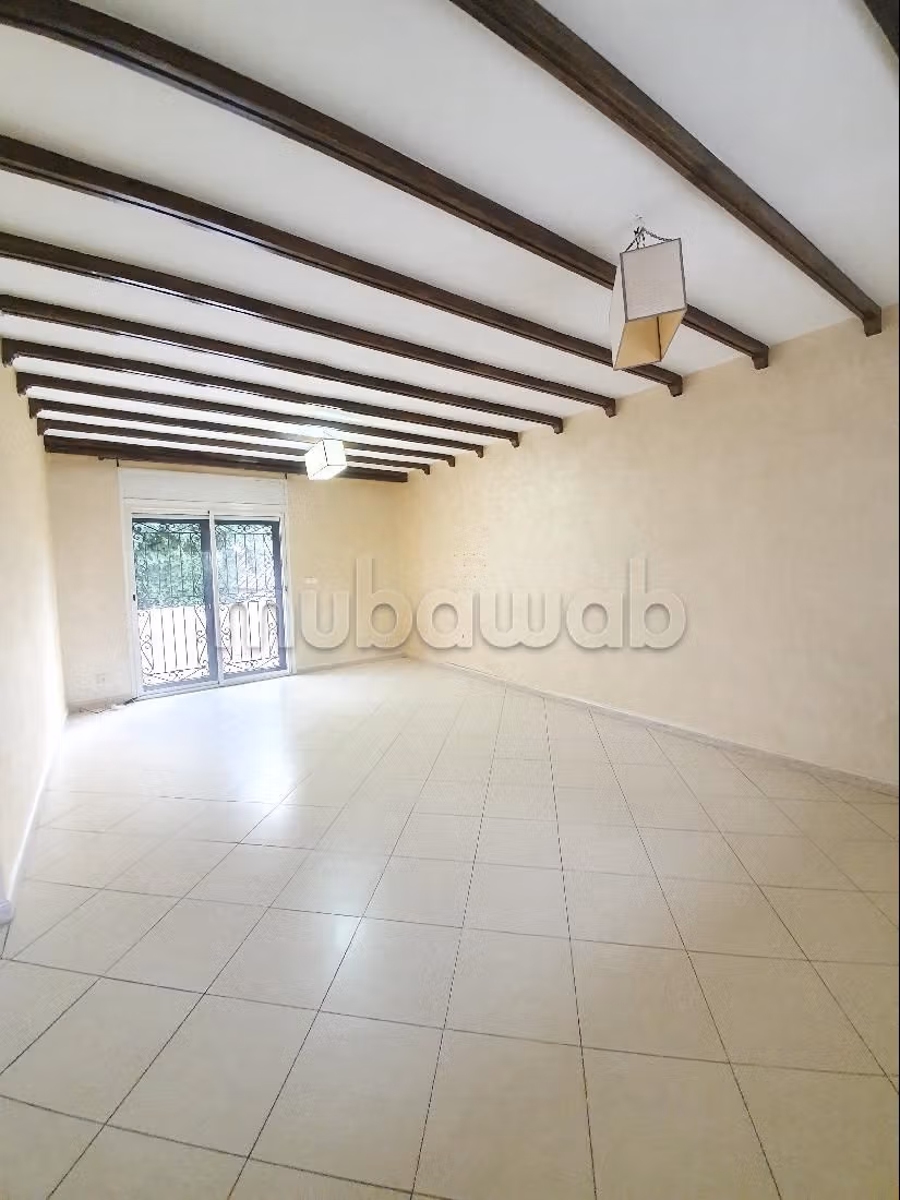 Maestosa villa in affitto a CIL (Hay Salam). Superficie 500 m². Porta blindata e servizio di videosorveglianza. 