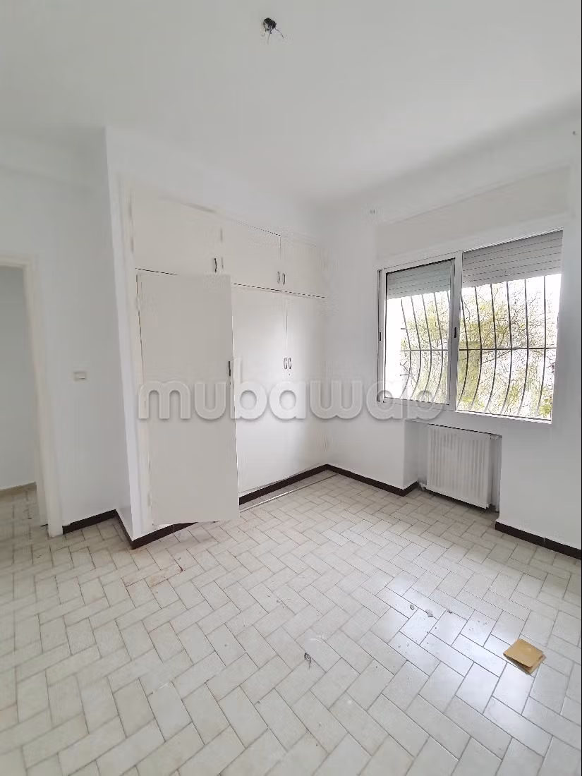 Maestosa villa in affitto a CIL (Hay Salam). Superficie 500 m². Porta blindata e servizio di videosorveglianza. 