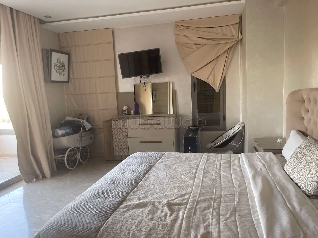 Villa's en luxe woningen te koop. 7 Ruimtes. Volledig gemeubileerd