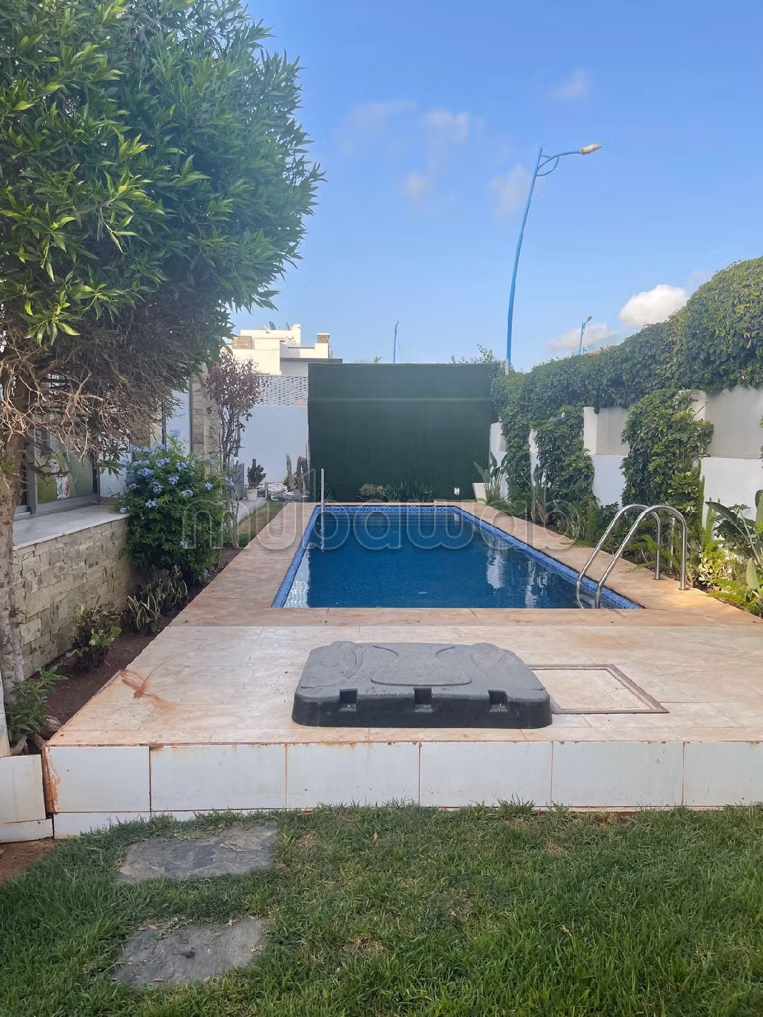 Villa's en luxe woningen te koop. 7 Ruimtes. Volledig gemeubileerd