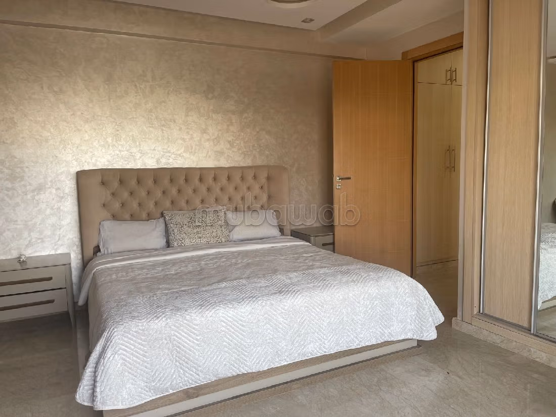 Villa's en luxe woningen te koop. 7 Ruimtes. Volledig gemeubileerd