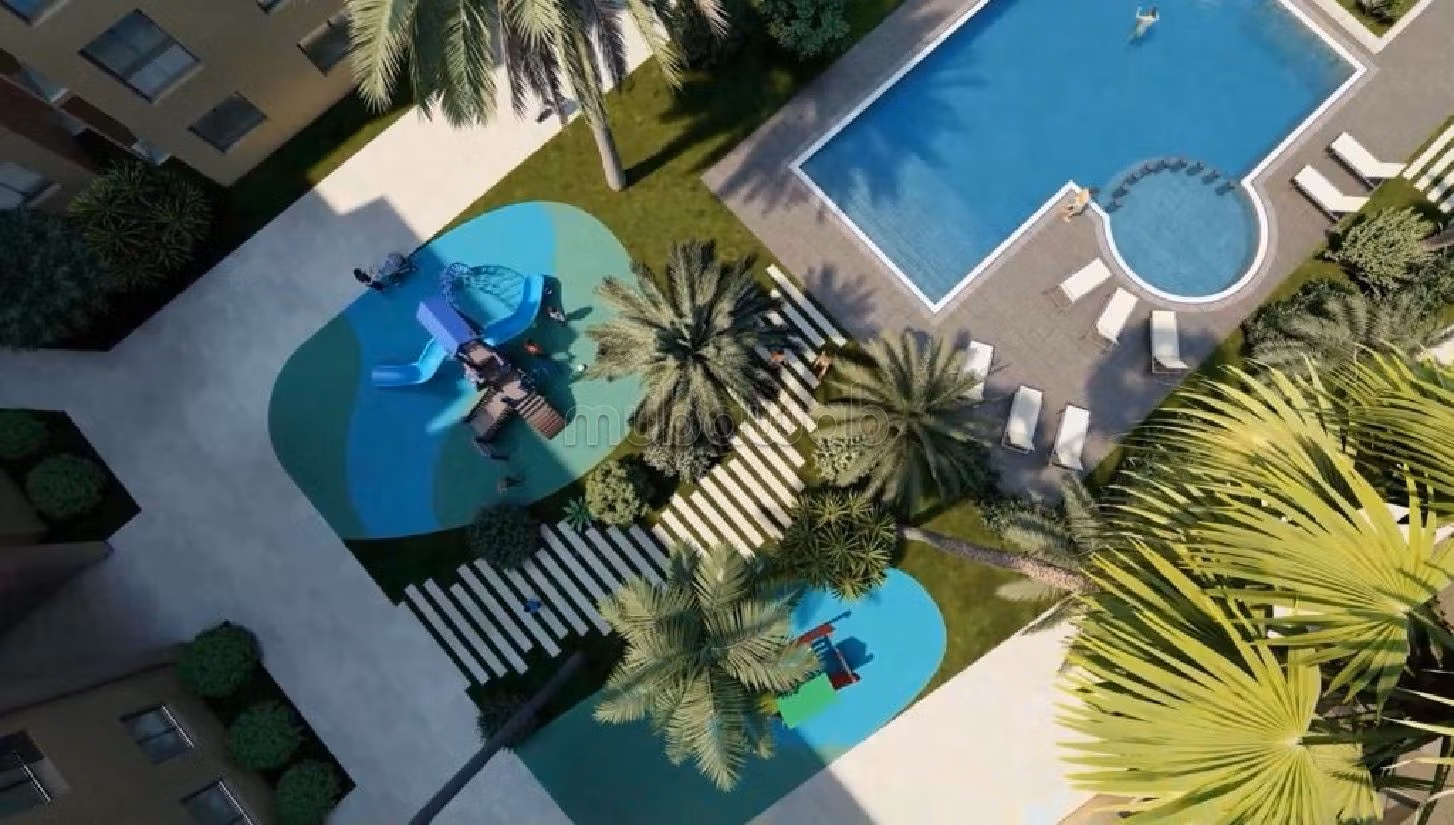 شقة جميلة للبيع بكليز. المساحة 77 م². شرفة جميلة وحديقة.