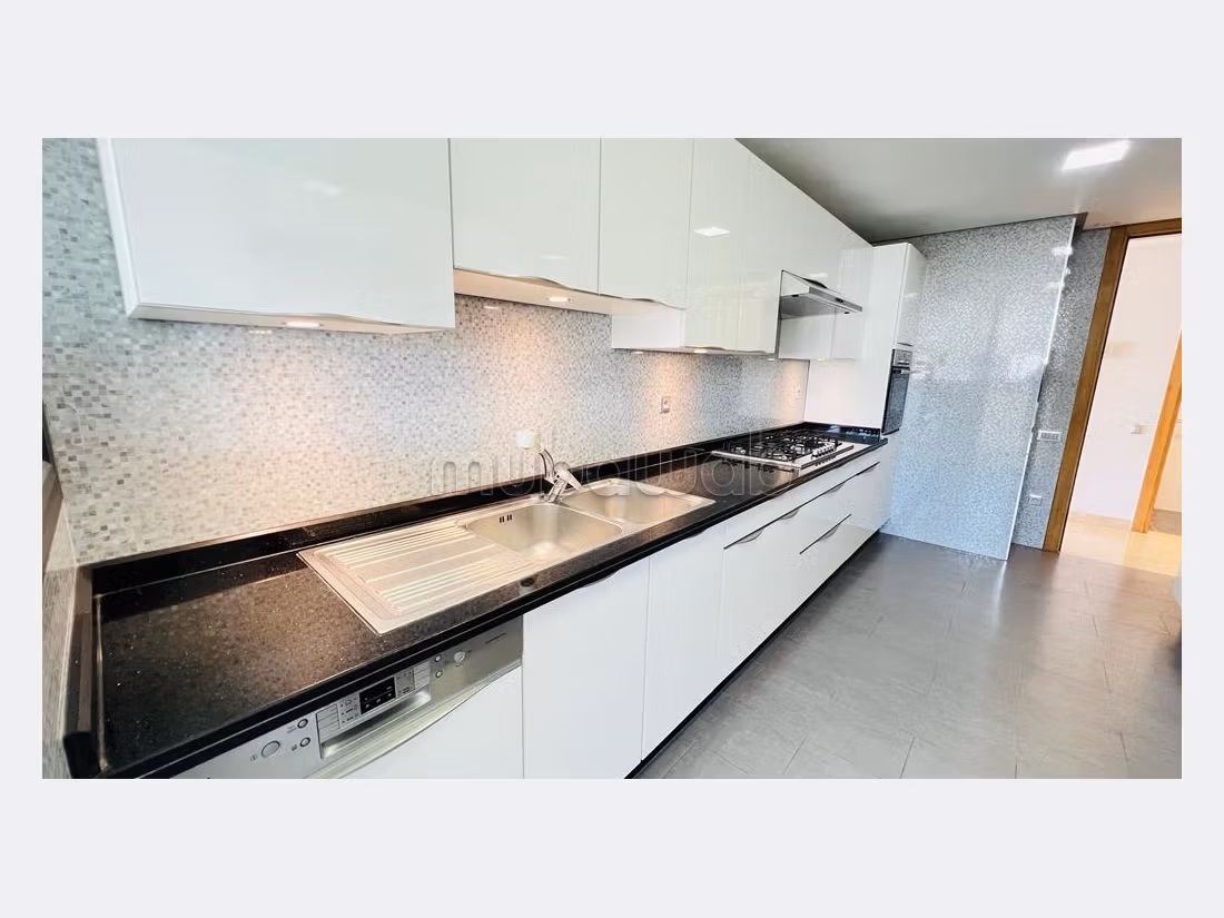 Penthouse neuf en location a l orangeraie souissi