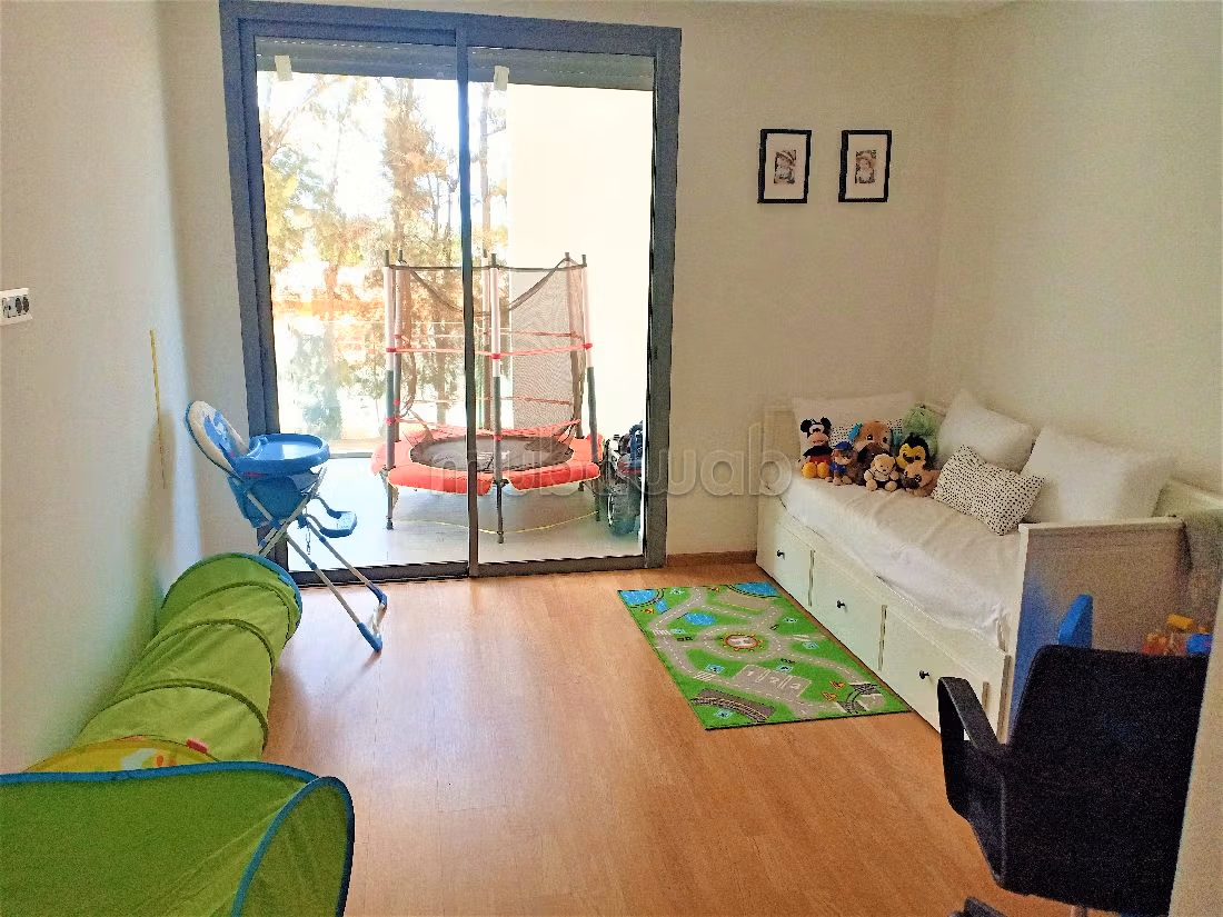 Rent this apartment in Souissi. Large area 122 m². Ample storage space