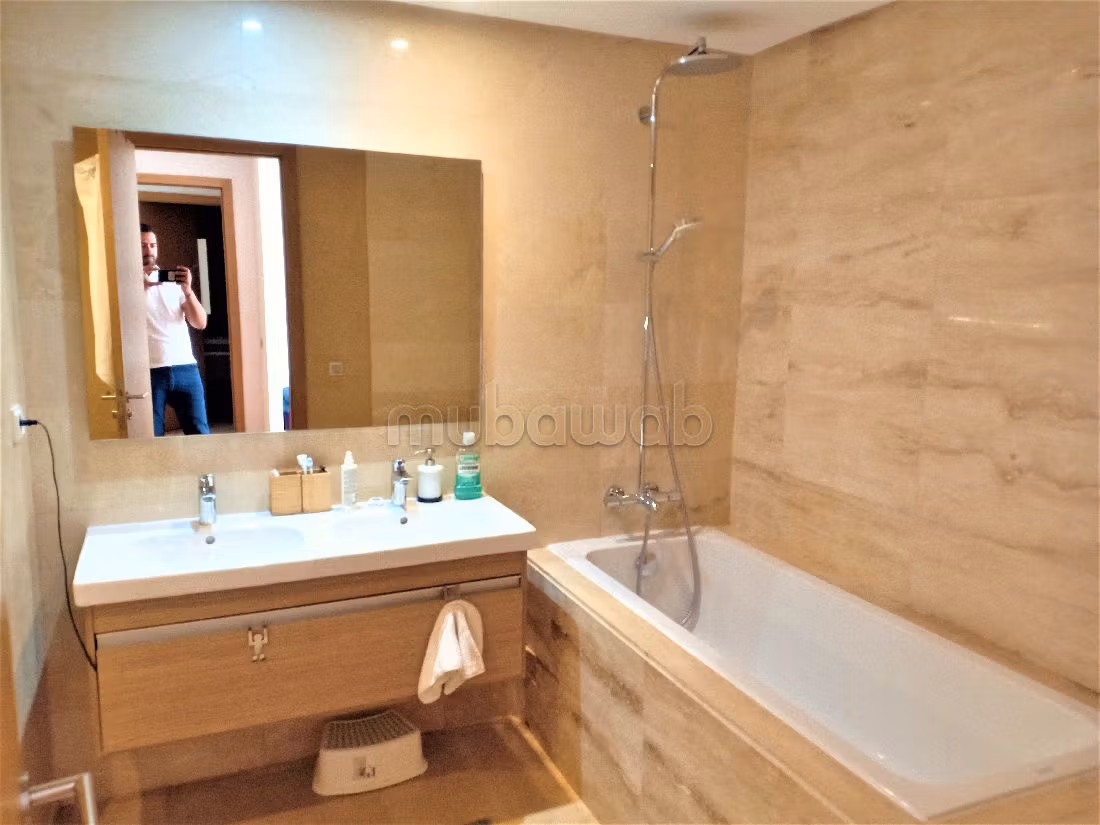 Rent this apartment in Souissi. Large area 122 m². Ample storage space