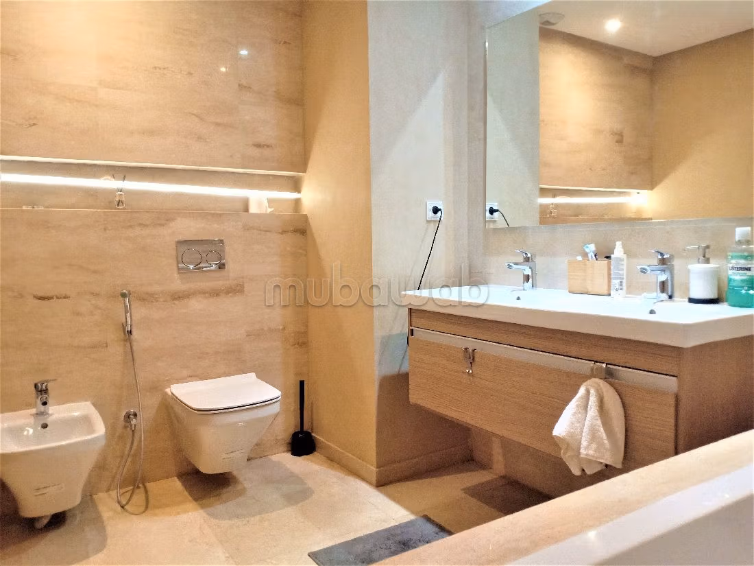 Rent this apartment in Souissi. Large area 122 m². Ample storage space