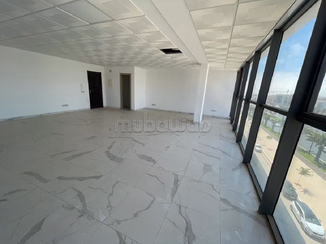 Offices for rent in Haut Founty. Surface area 66 m². caretaker and air conditioning. 