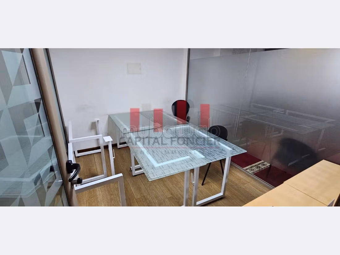 Ufficio da affittare a Palmier. Superficie 450 m². Climatizzazione. 