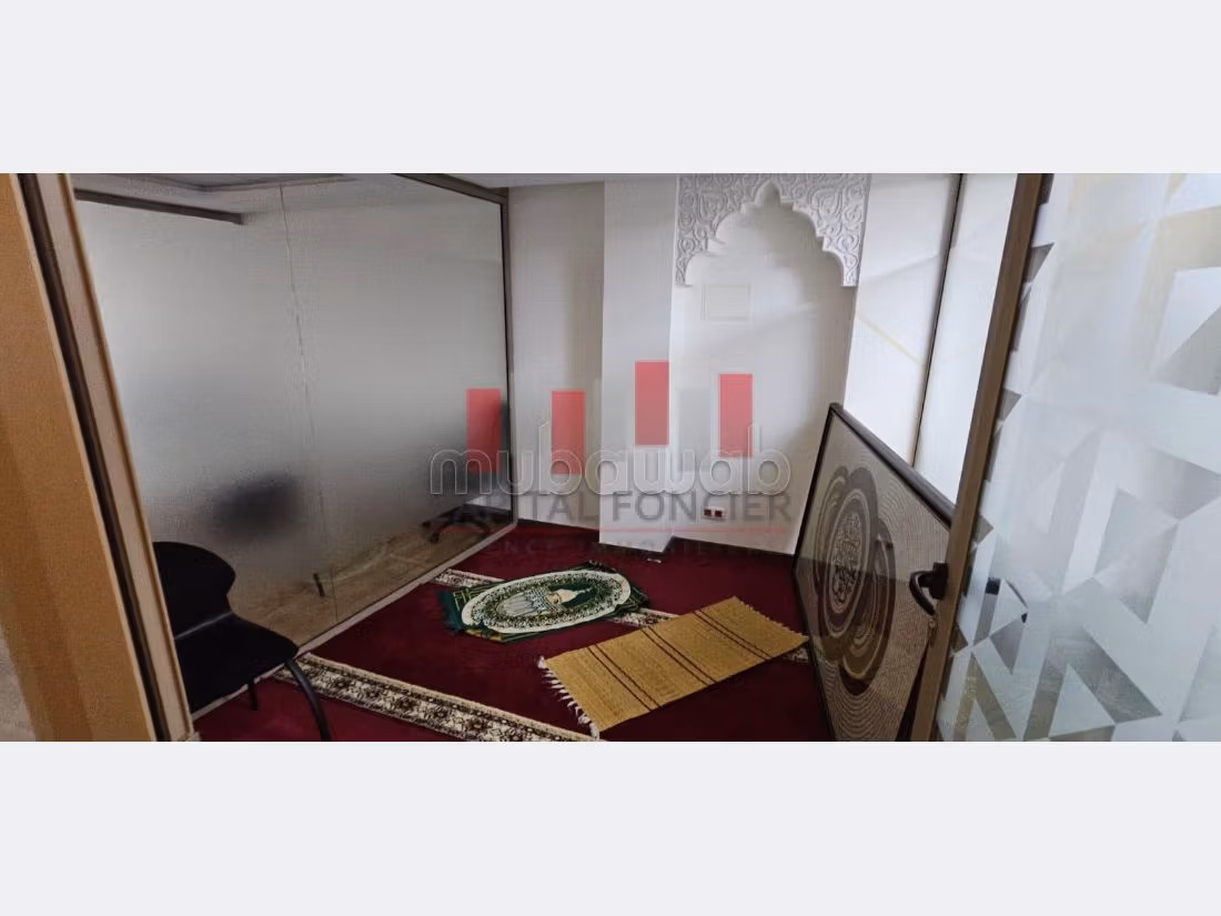 Ufficio da affittare a Palmier. Superficie 450 m². Climatizzazione. 