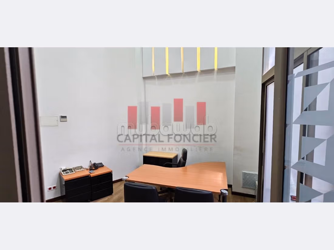 Ufficio da affittare a Palmier. Superficie 450 m². Climatizzazione. 