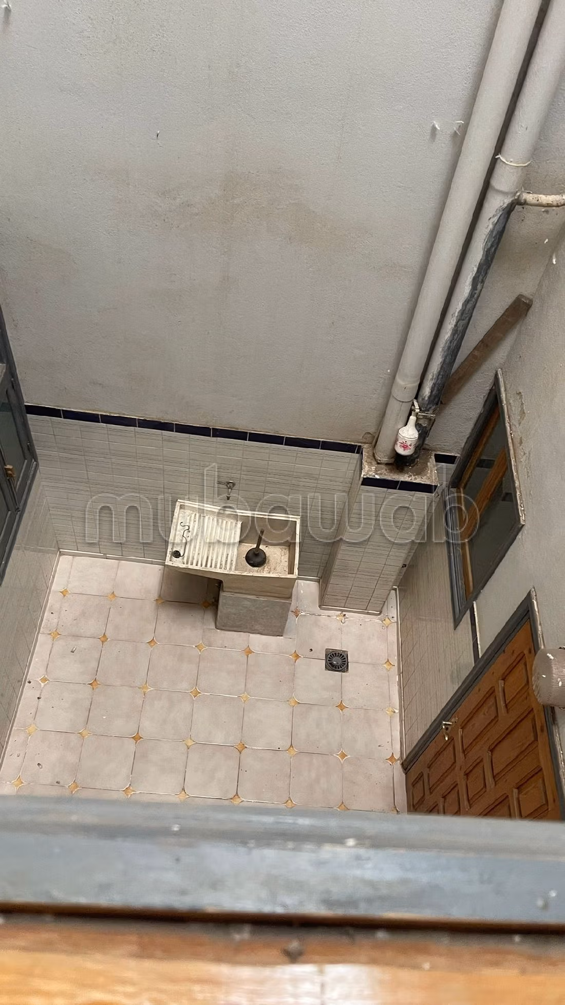 Very nice house for sale in Centre ville. 4 beautiful rooms. Well furnished